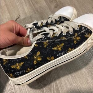 Bee Patterned Black and White Sneakers